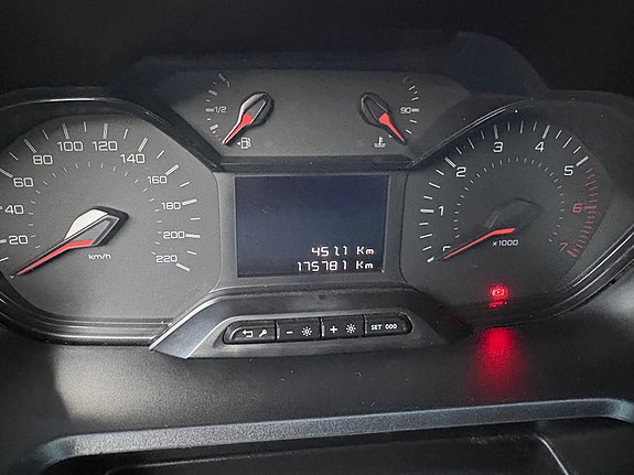Peugeot Partner 19 of 22