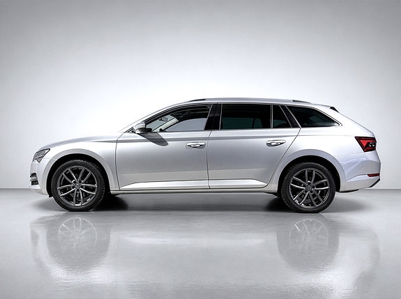 Skoda Superb 2 of 25
