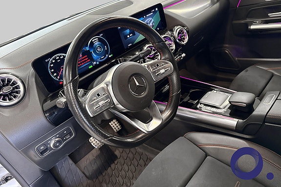 Mercedes-Benz EQA300 13 of 24