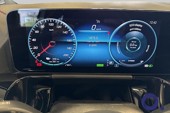 Mercedes-Benz EQA300 15 of 24