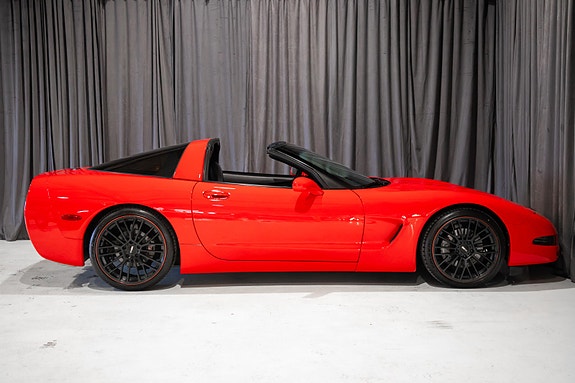 Chevrolet Corvette 4 of 30