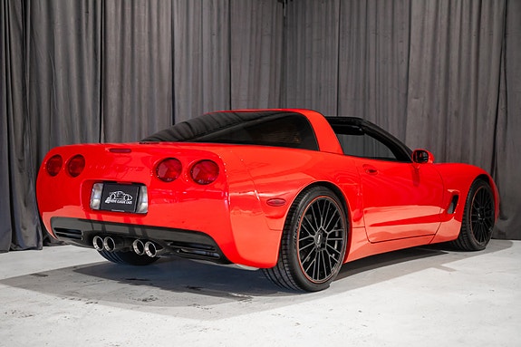 Chevrolet Corvette 2 of 30