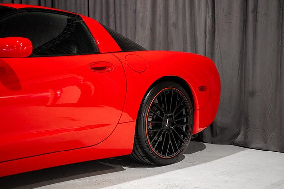 Chevrolet Corvette 21 of 30