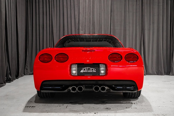 Chevrolet Corvette 11 of 30