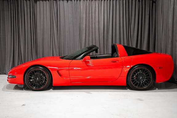 Chevrolet Corvette 3 of 30