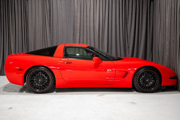 Chevrolet Corvette 10 of 30