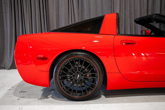 Chevrolet Corvette 30 of 30
