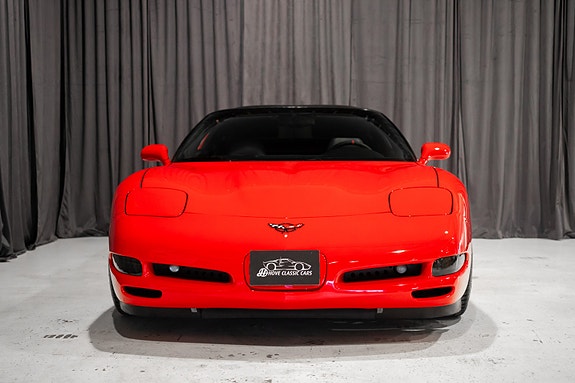 Chevrolet Corvette 6 of 30