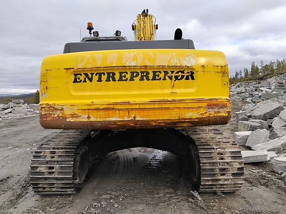 New Holland Kobelco E215 5 of 18
