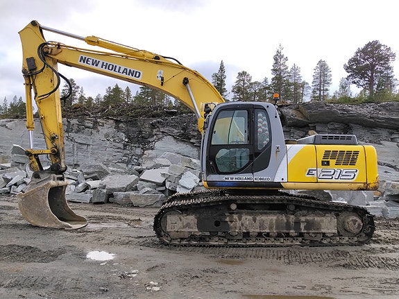 New Holland Kobelco E215 2 of 18
