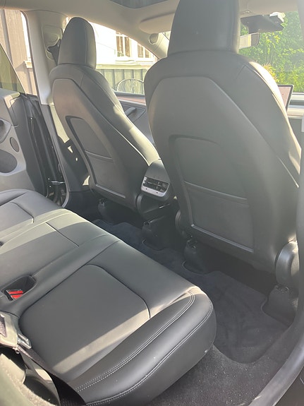 Tesla Model Y 10 of 30