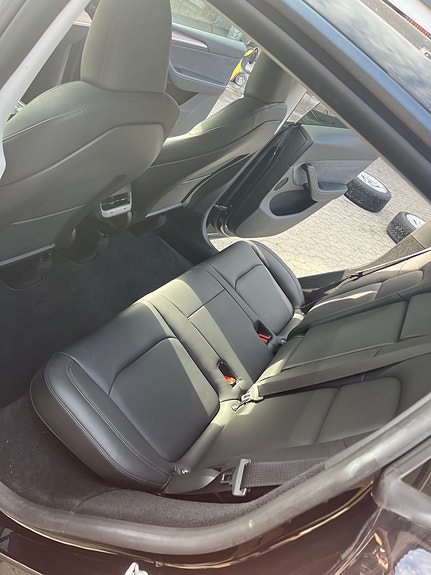 Tesla Model Y 6 of 30