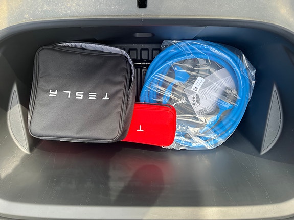 Tesla Model Y 12 of 30