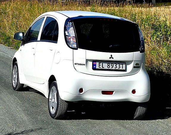 Mitsubishi i-Miev 8 of 24