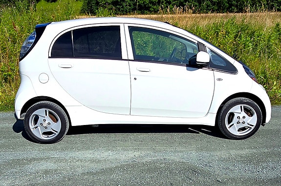 Mitsubishi i-Miev 11 of 24