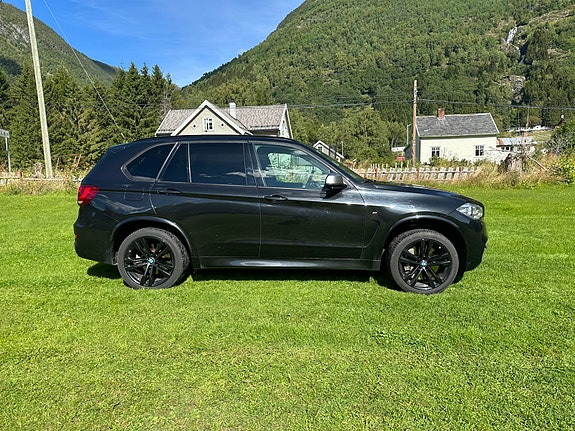 BMW X5 3 of 10