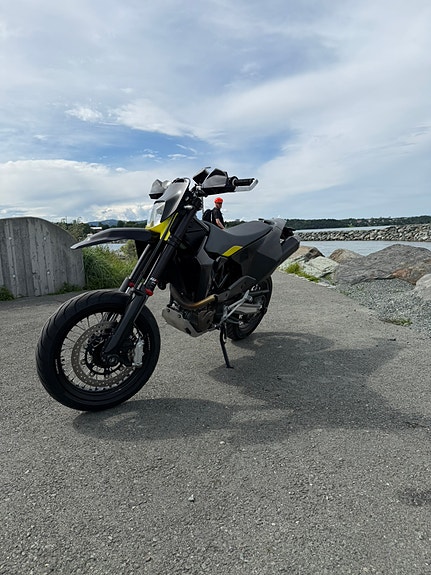 Husqvarna 701 Supermoto 4 of 4