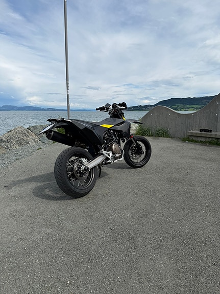 Husqvarna 701 Supermoto 2 of 4