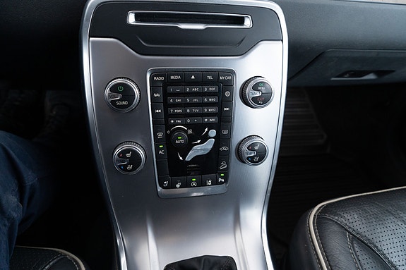 Volvo XC70 24 of 30