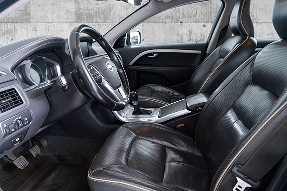 Volvo XC70 14 of 30