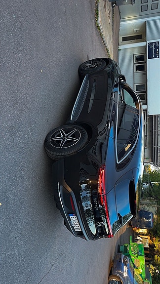 Mercedes-Benz EQC400 2 of 22