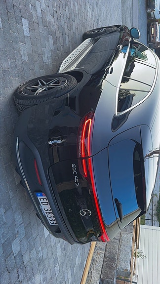 Mercedes-Benz EQC400 19 of 22