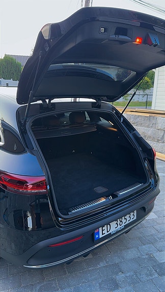 Mercedes-Benz EQC400 17 of 22