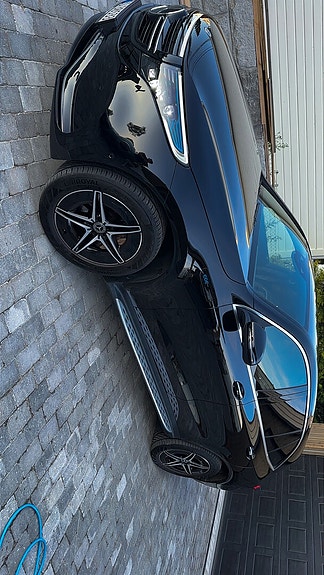 Mercedes-Benz EQC400 12 of 22