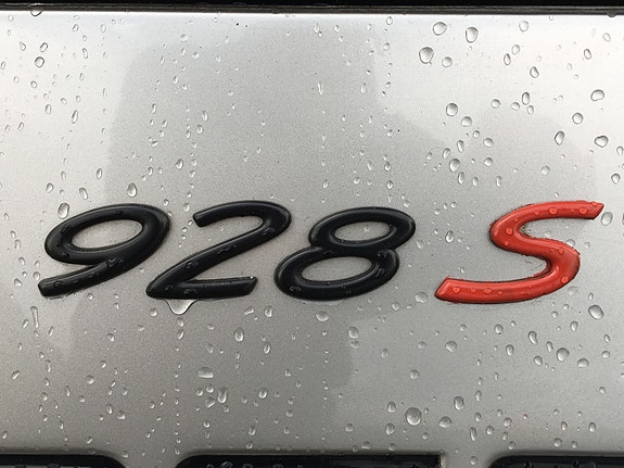 Porsche 928 8 of 16