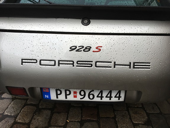 Porsche 928 15 of 16