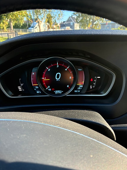 Volvo V40 Cross Country 24 of 30