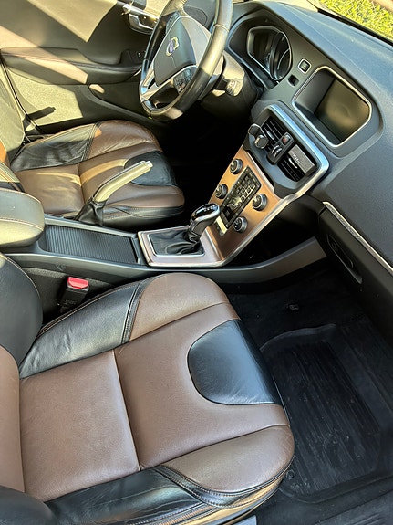 Volvo V40 Cross Country 23 of 30