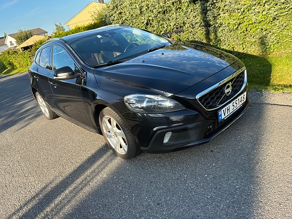 Volvo V40 Cross Country 3 of 30