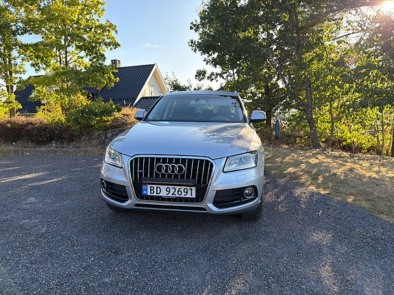 Audi Q5 2 of 9