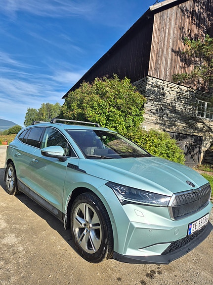Skoda Enyaq 2 of 10