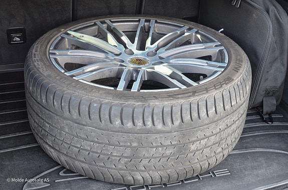 Porsche Cayenne 9 of 30