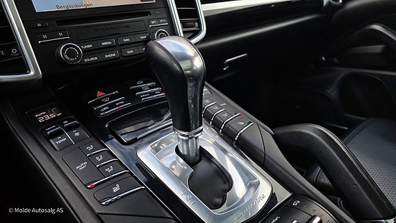 Porsche Cayenne 27 of 30