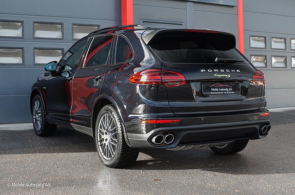 Porsche Cayenne 6 of 30
