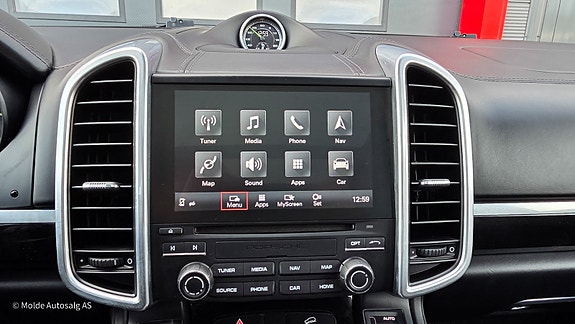 Porsche Cayenne 26 of 30