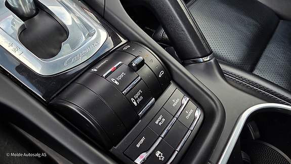 Porsche Cayenne 28 of 30