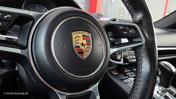 Porsche Cayenne 22 of 30