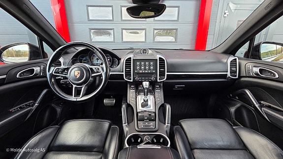 Porsche Cayenne 18 of 30
