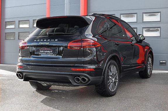 Porsche Cayenne 11 of 30