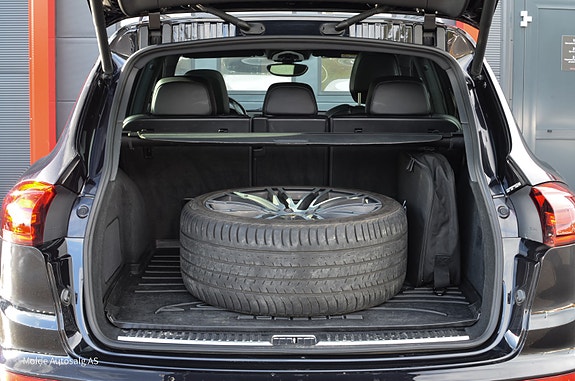Porsche Cayenne 8 of 30