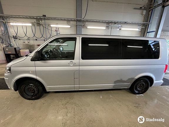 Volkswagen Caravelle 8 of 10