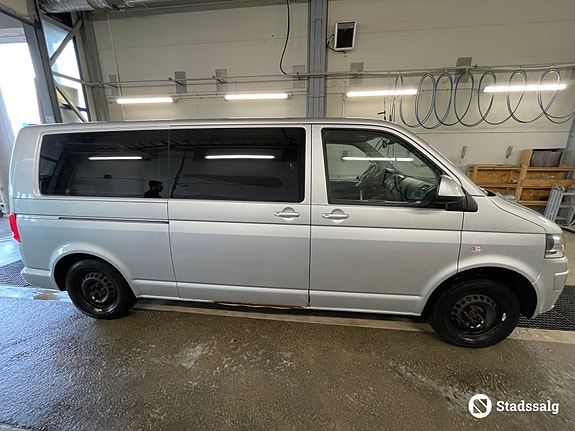 Volkswagen Caravelle 4 of 10