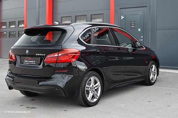 BMW 225xe 10 of 24