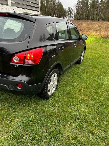 Nissan Qashqai 2 of 5