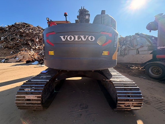 Volvo ECR235EL 3 of 30