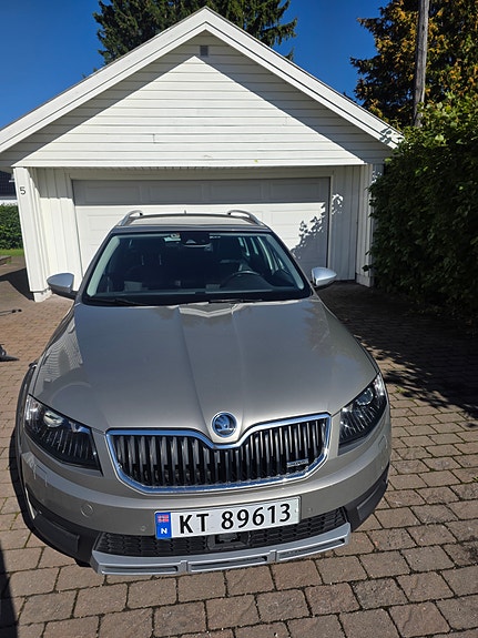 Skoda Octavia 2 of 17